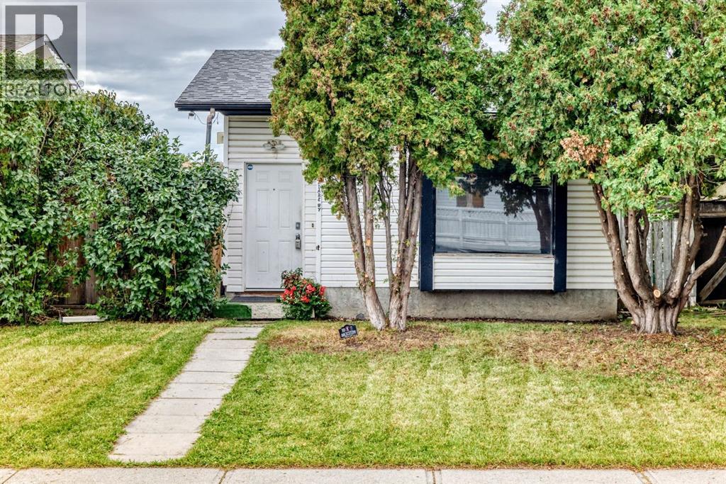 33 Aberdare Way NE · Detached rental, Calgary