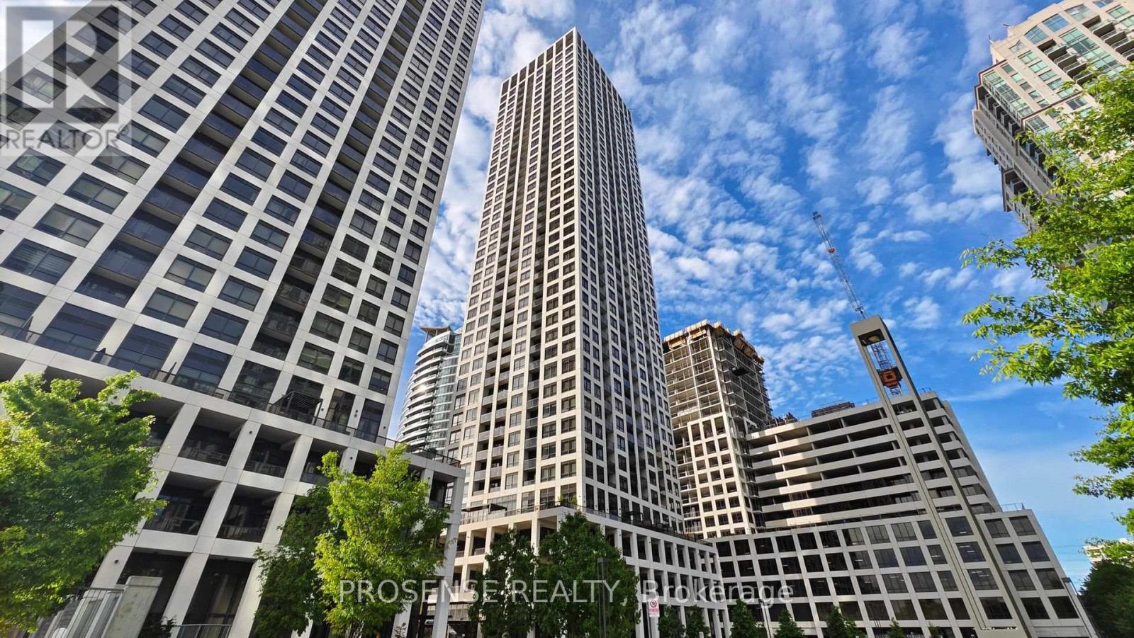 3002 - 30 ELM DRIVE W