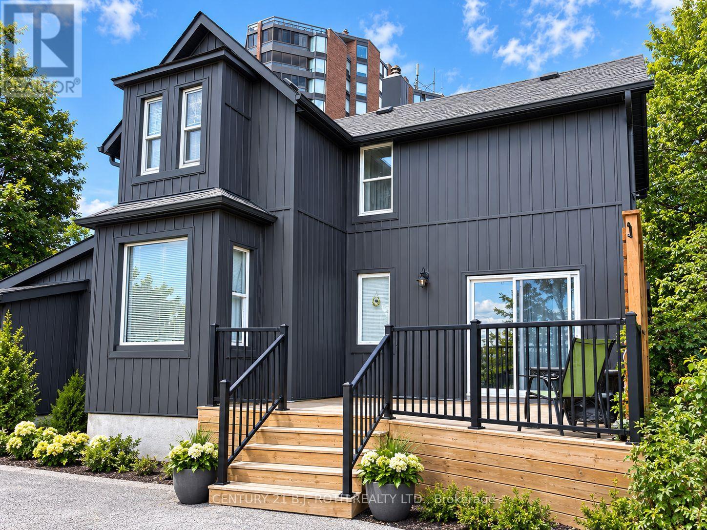 253 DUNLOP STREET E