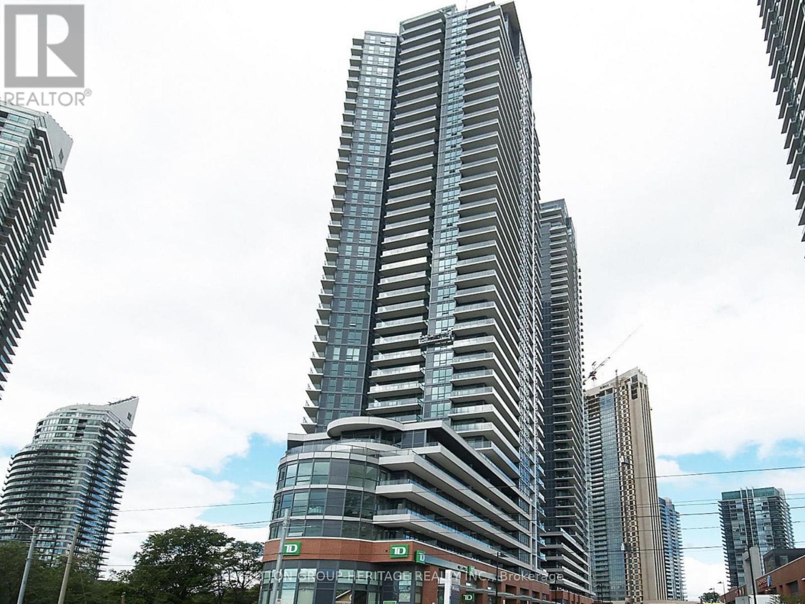 907 - 2212 LAKE SHORE BOULEVARD W
