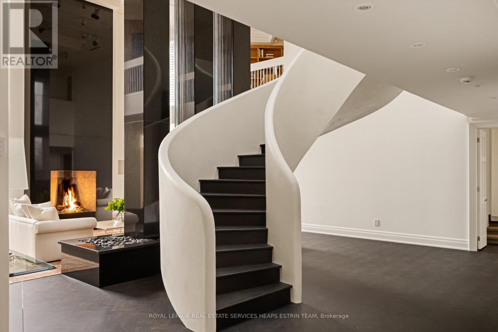 PH1 - 2 LYNWOOD AVENUE