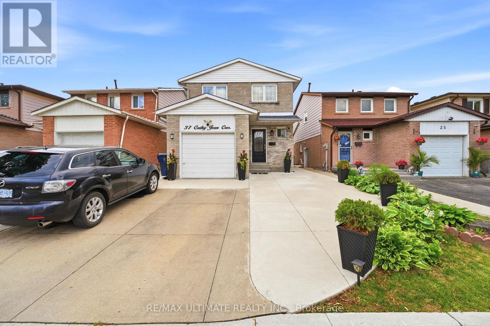 37 CATHY JEAN CRESCENT