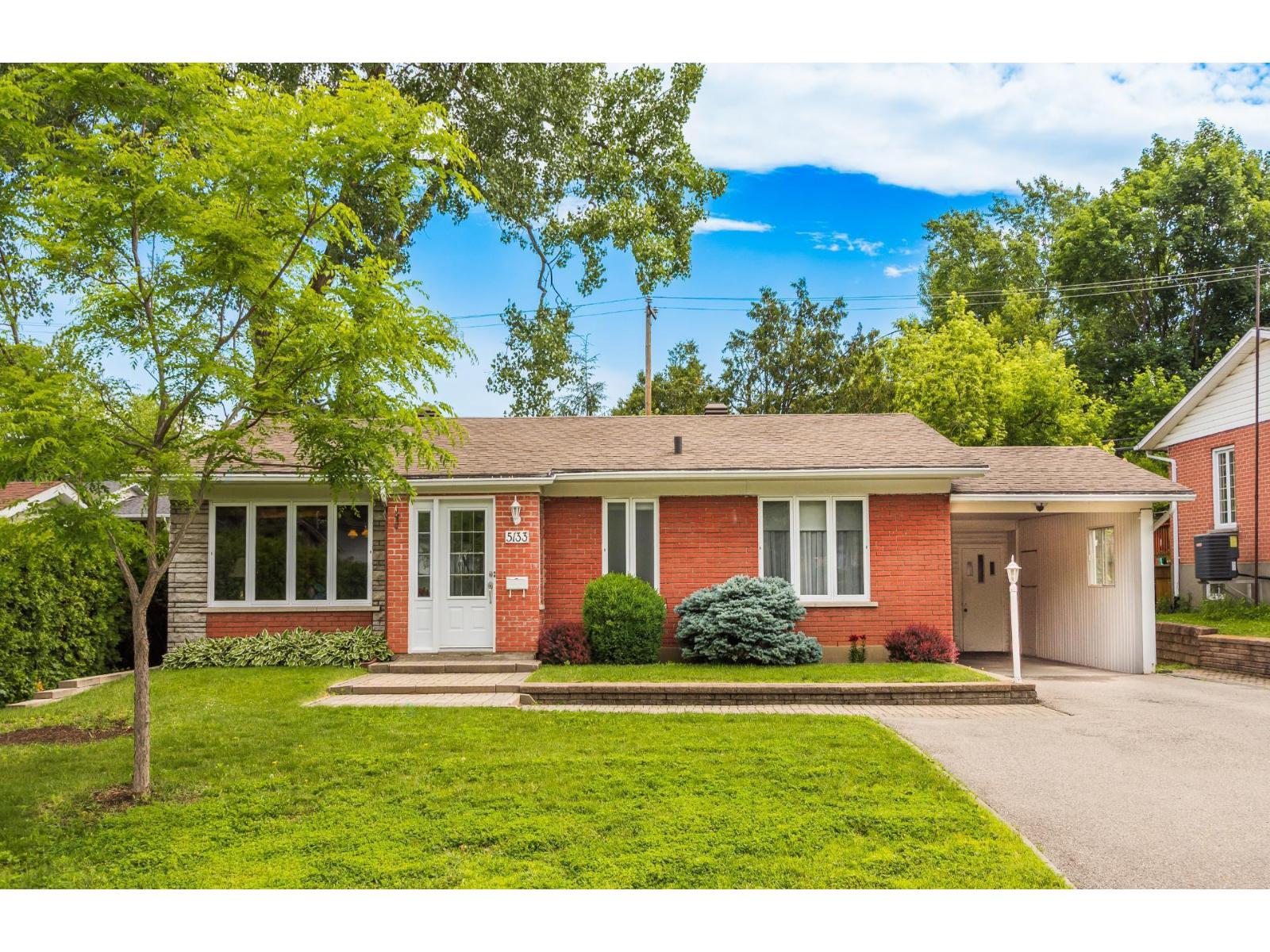 For sale: 5133 Av. de Versailles, Montréal (Pierrefonds-Roxboro ...