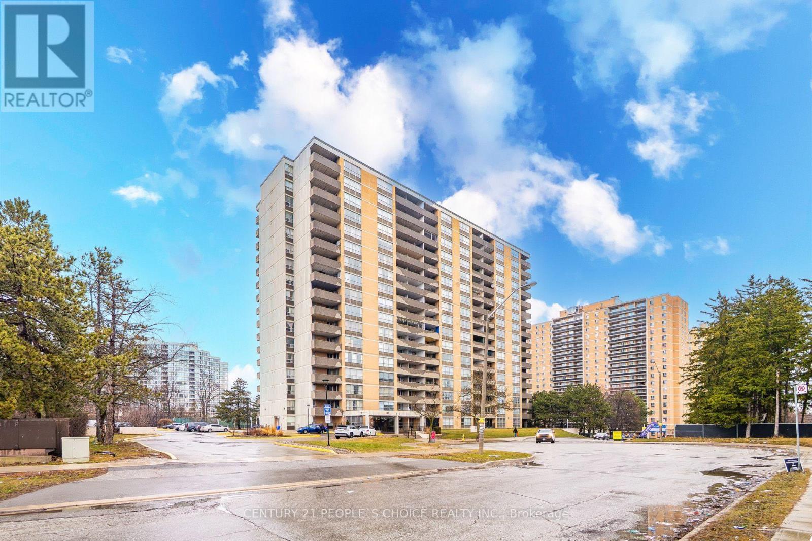 910 - 40 PANORAMA COURT