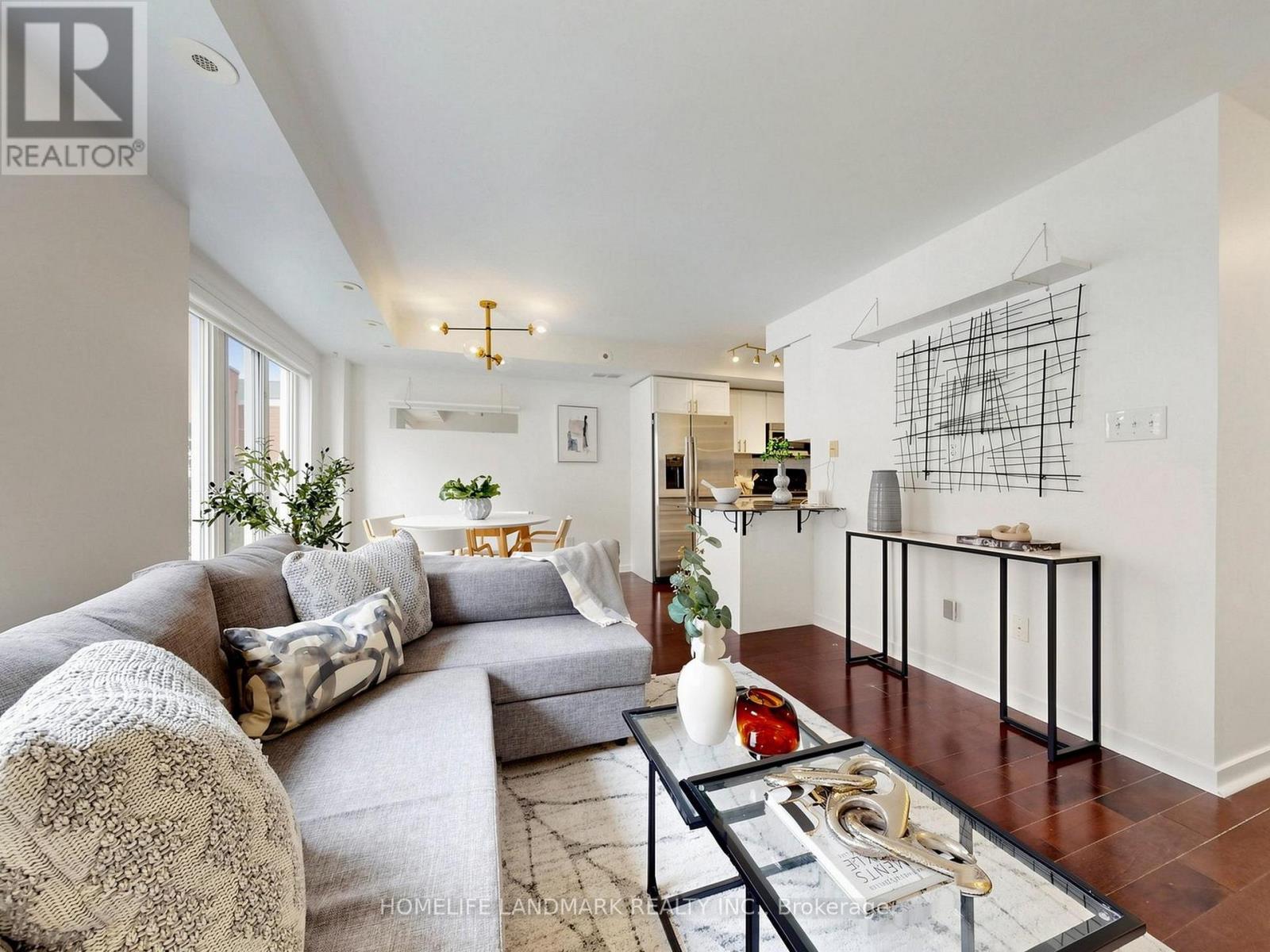 #4 - 29 FRANCES LORING LANE