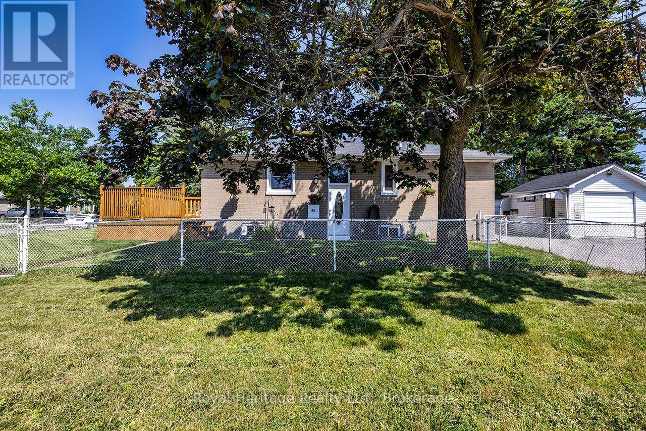 42 THORNCROFT CRESCENT