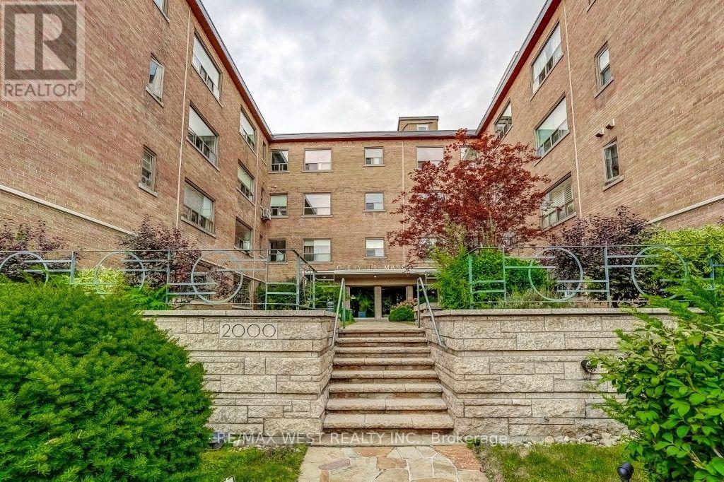 203 - 2000 BLOOR STREET W