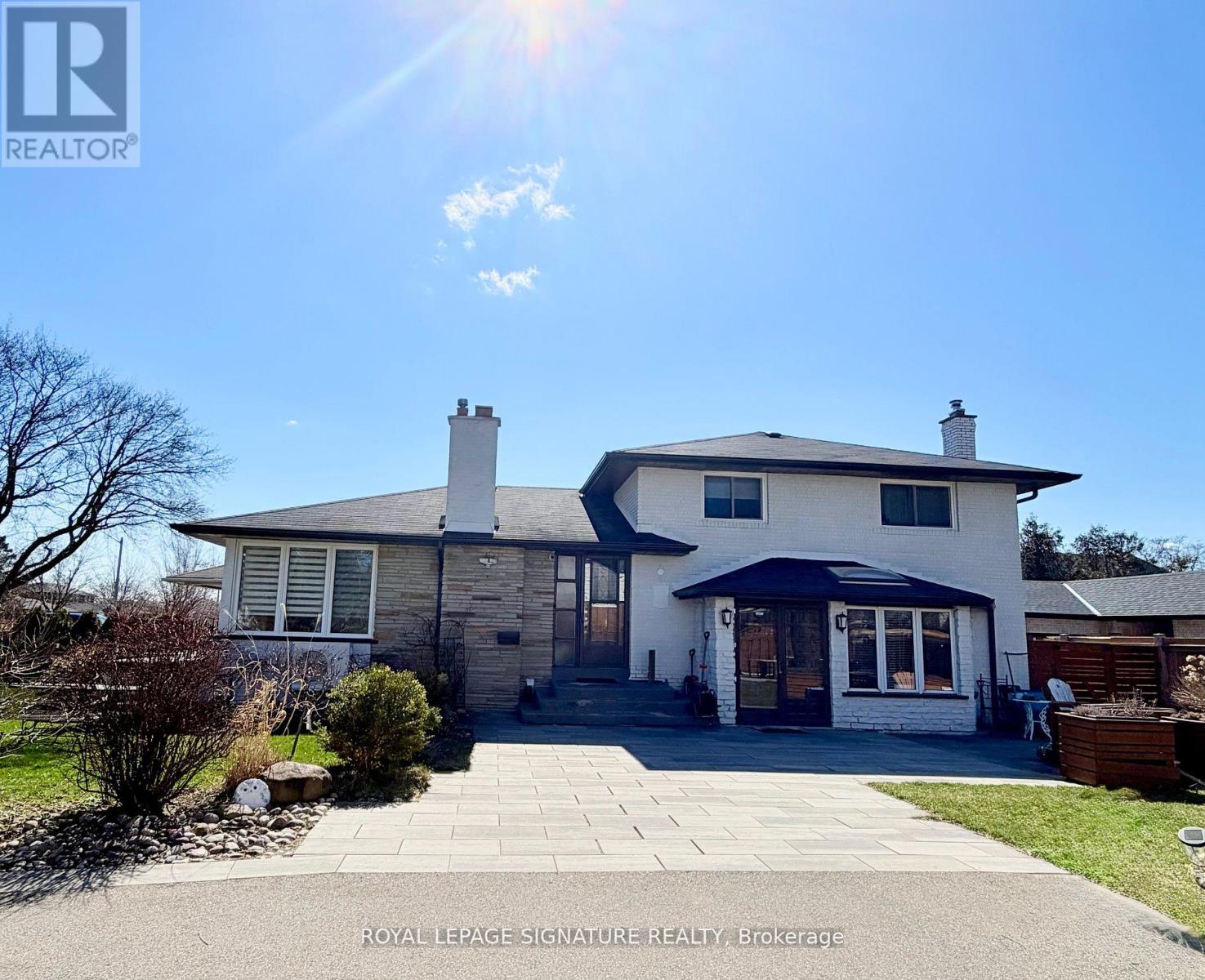 2263 HARCOURT CRESCENT
