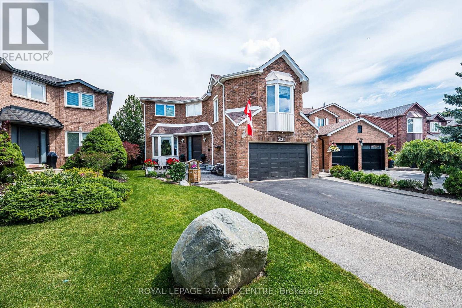 3211 DOVETAIL MEWS
