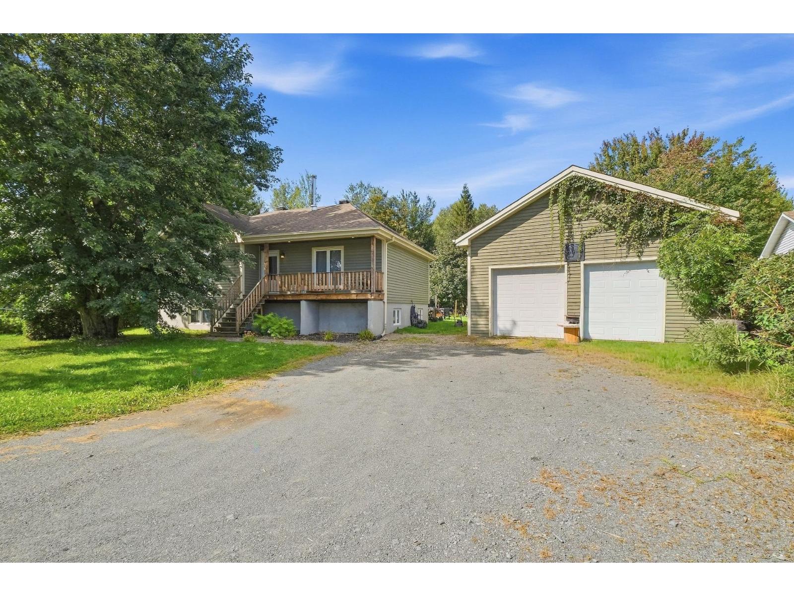 For sale: 835 Crois. Denis, Saint-Amable, Quebec J0L1N0 - 9123253 ...
