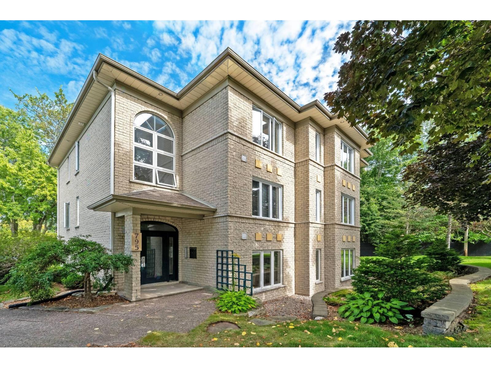 For sale: 795 Ch. Ozias-Leduc, #101, Otterburn Park, Quebec J3H5W5 ...