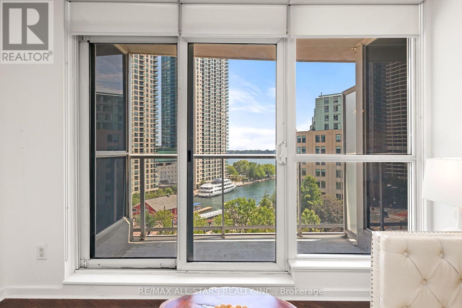 For sale: 804 - 208 QUEENS QUAY W, Toronto (Waterfront Communities