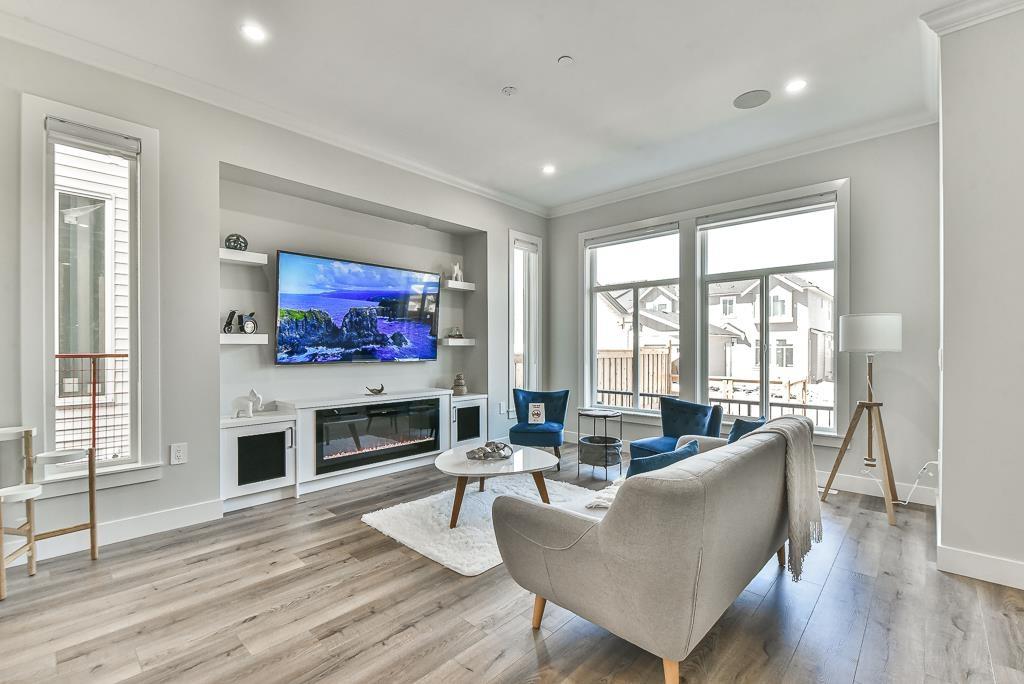 7422 196 Street: photo 2