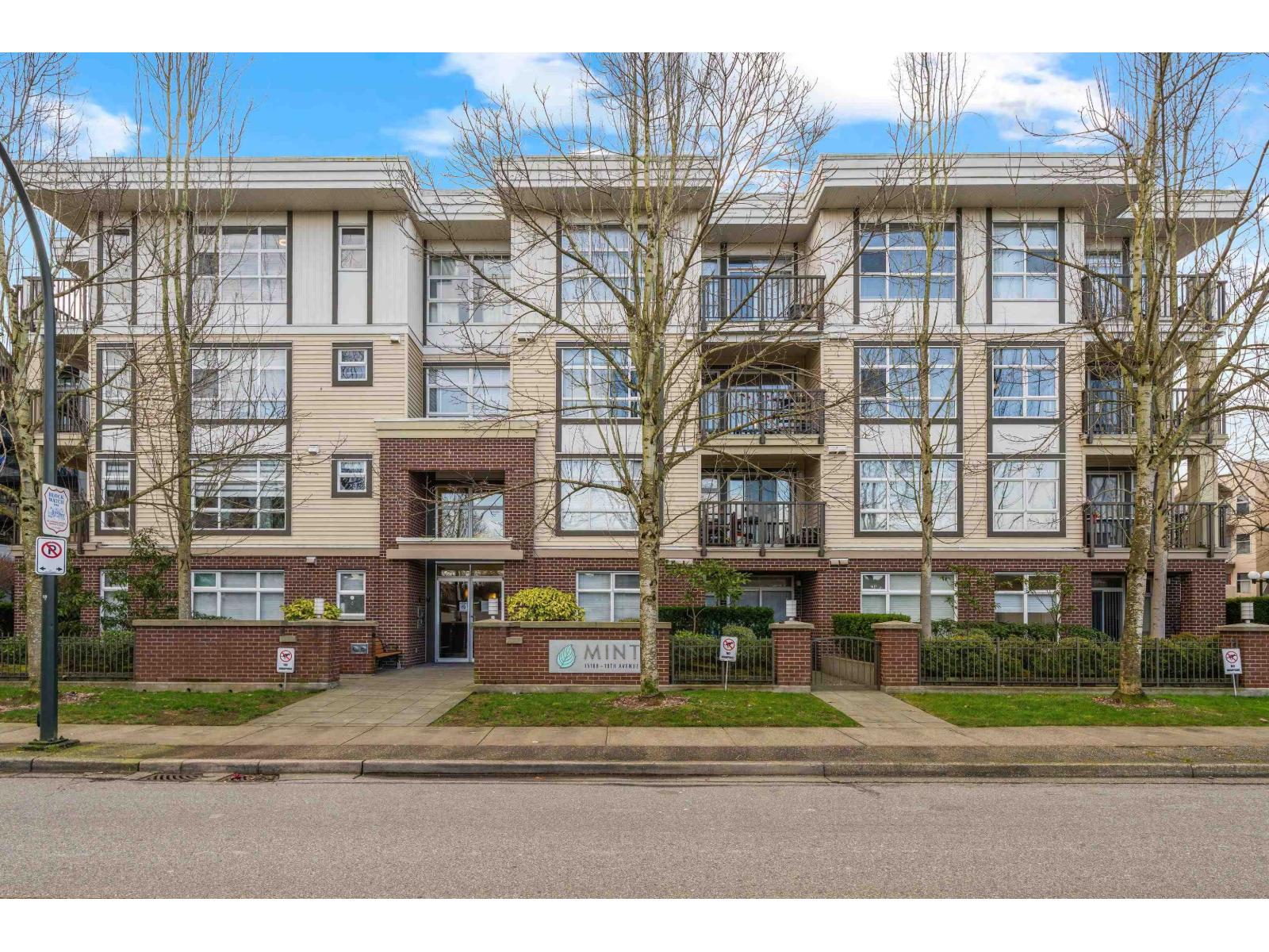 For sale: 310 15168 19 AVENUE, Surrey, British Columbia V4A0A5