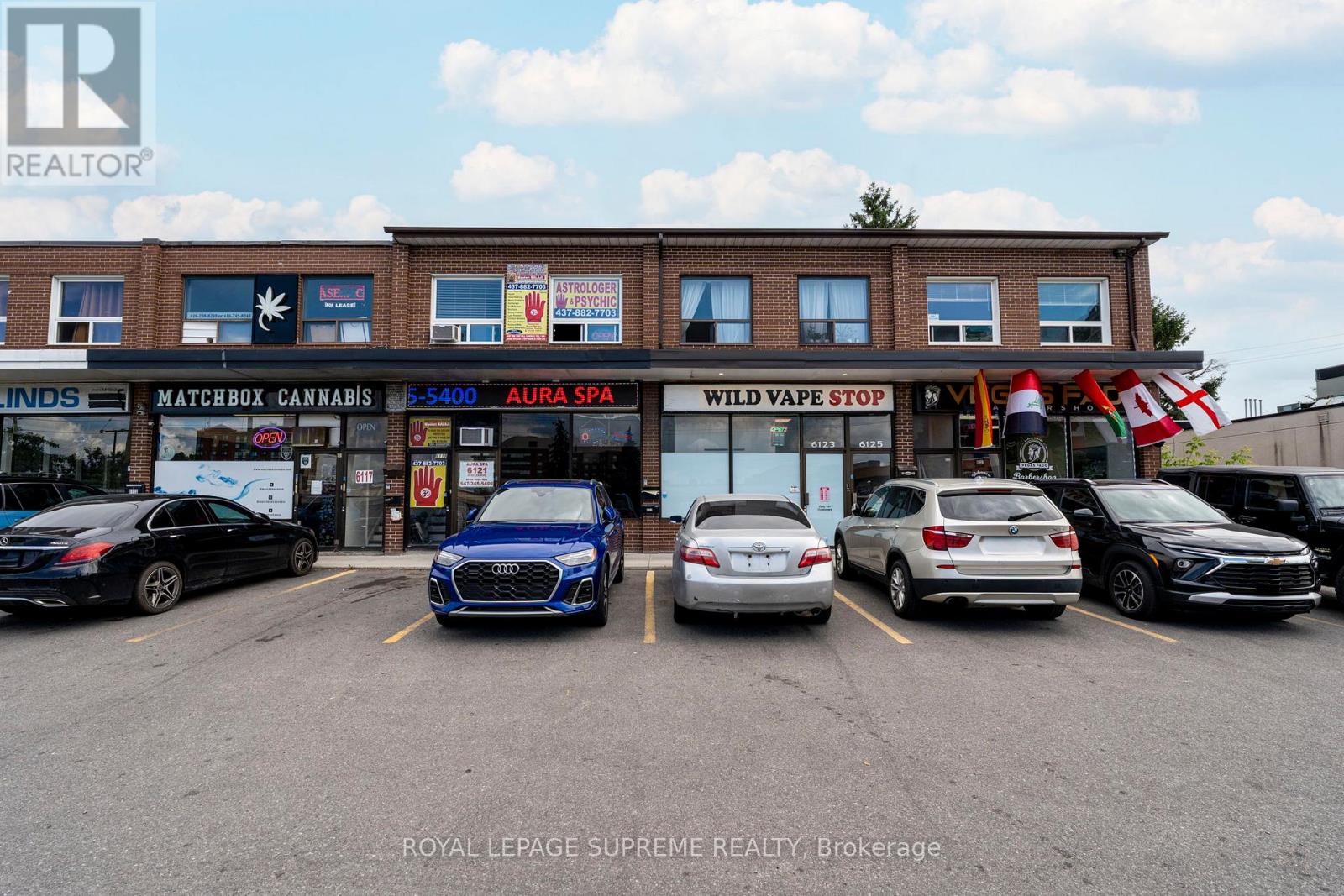 6127 STEELES AVENUE W