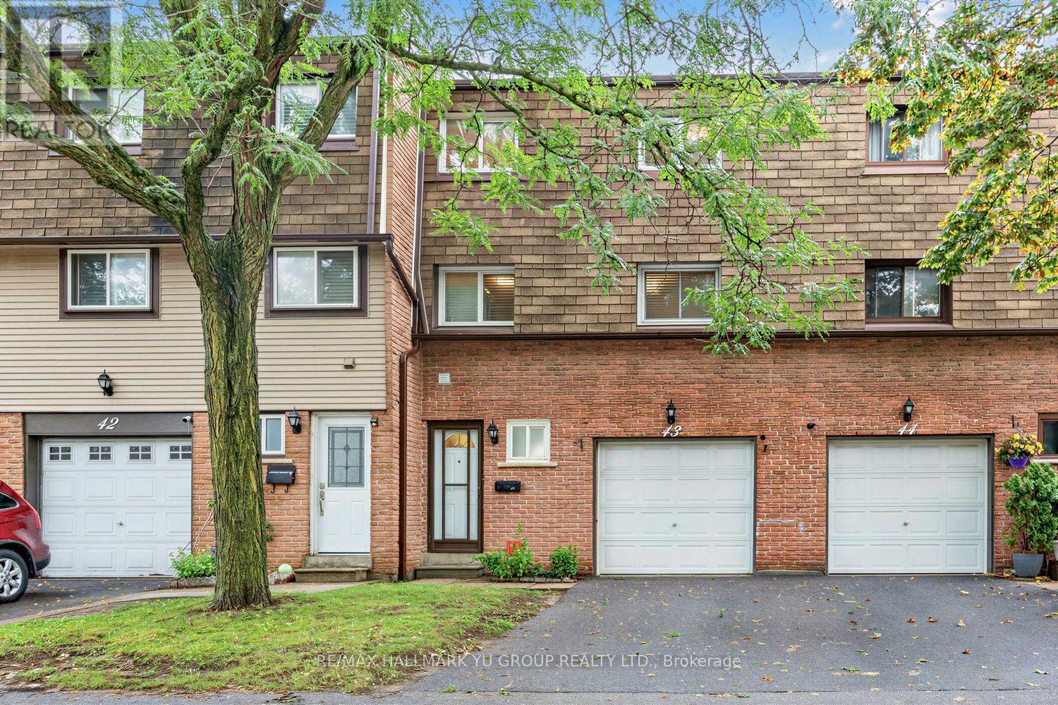 43 - 1945 DENMAR ROAD