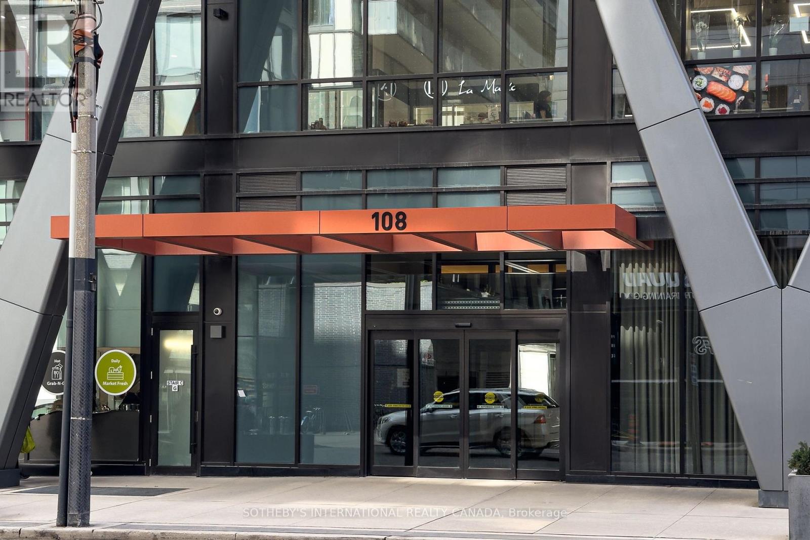 611 - 108 PETER STREET