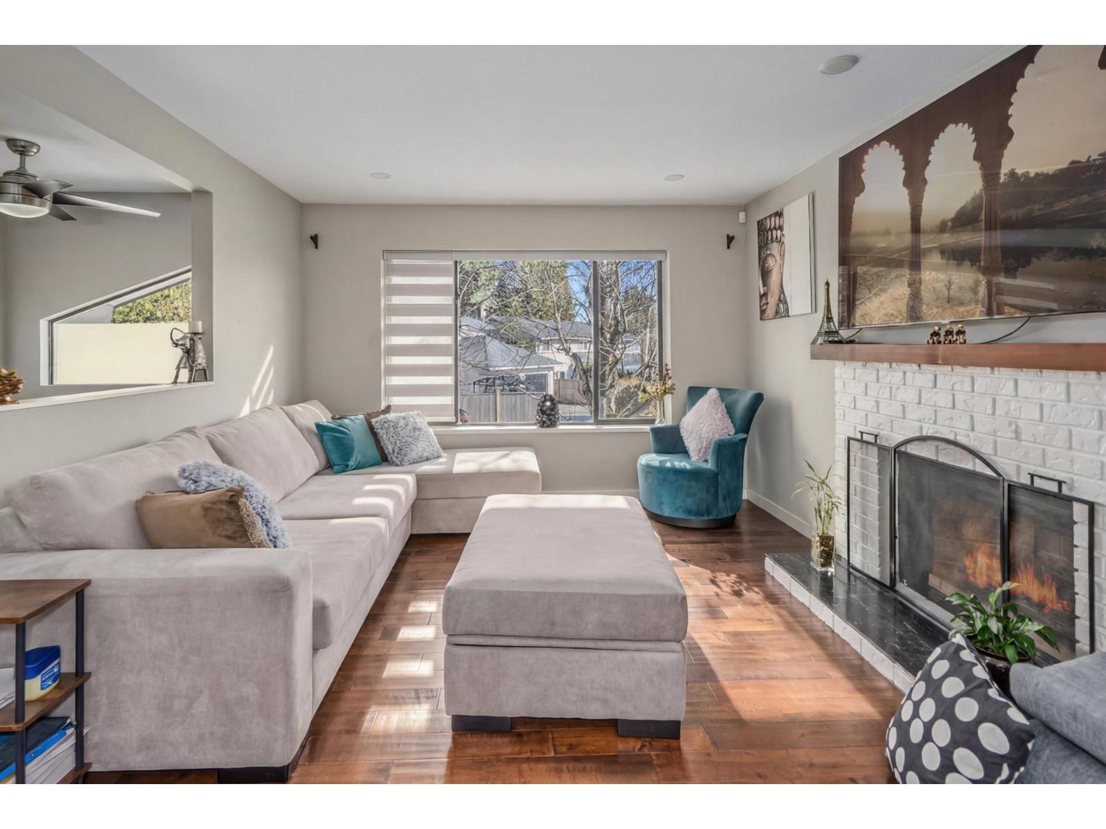 1981 158A Street: photo 5