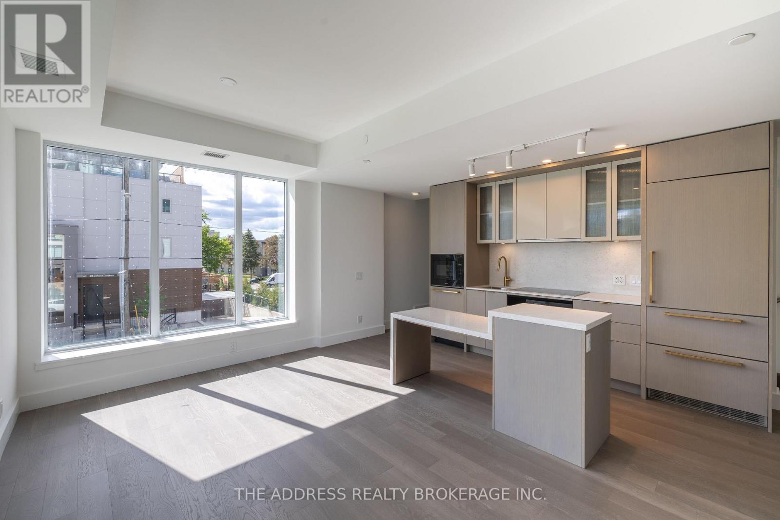 For sale: TH11 - 6 GREENBRIAR ROAD, Toronto (Bayview Village