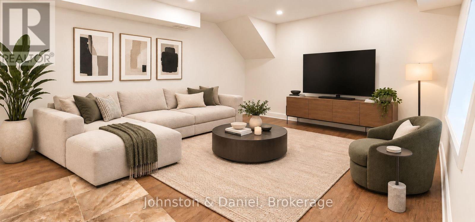 202 - 2579 YONGE STREET