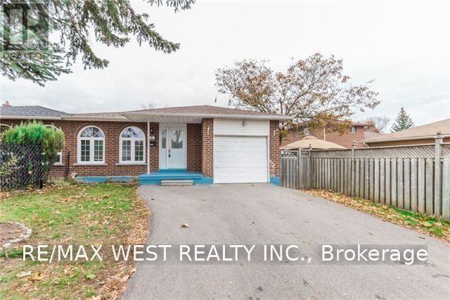 UPPER - 82 MARCHBANK CRESCENT