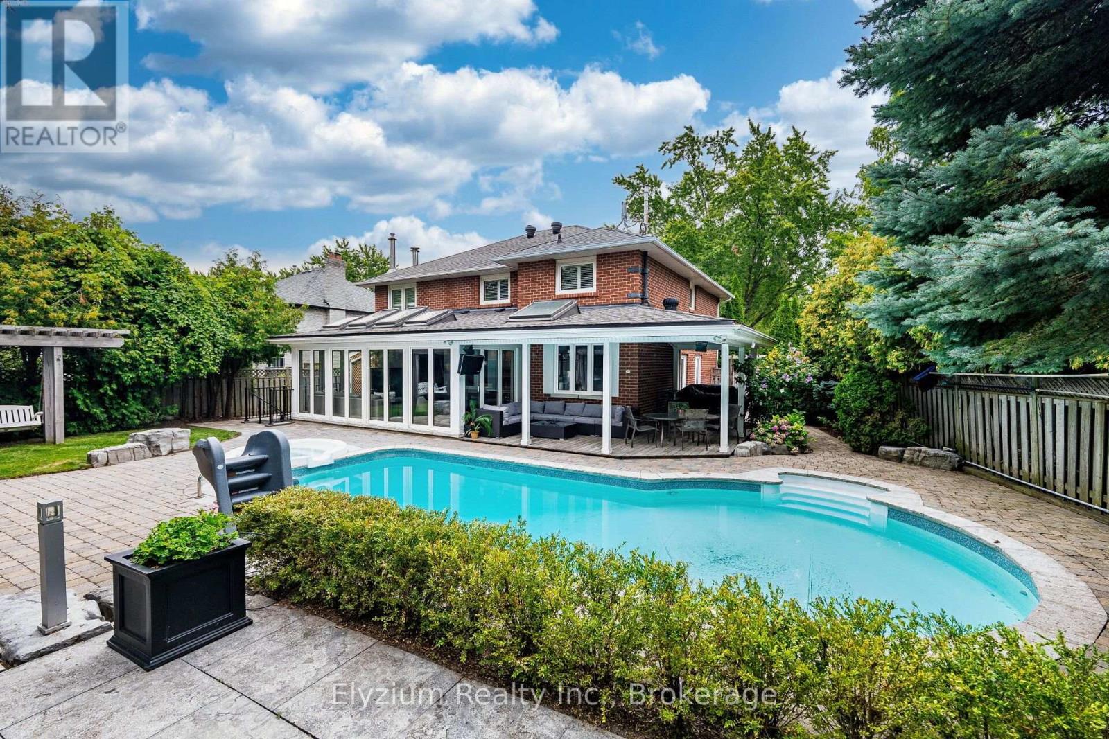 1566 MYRON DRIVE