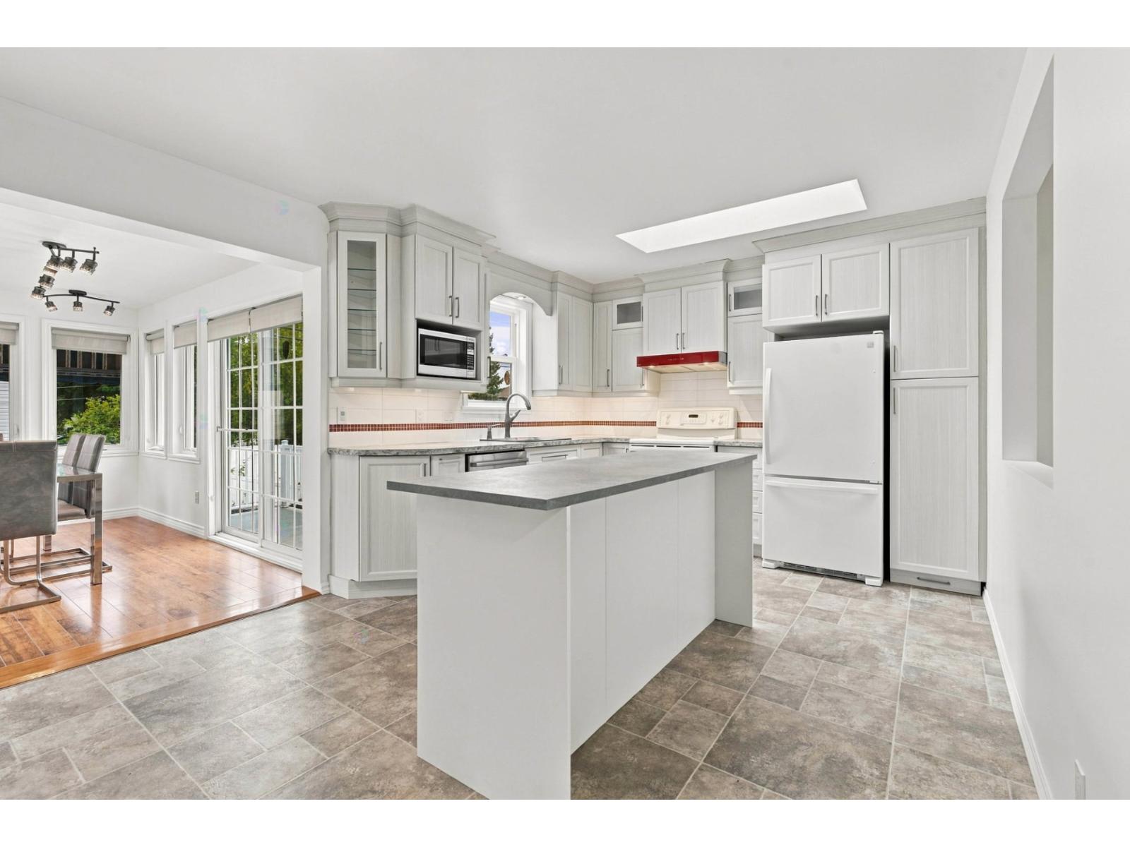 3260 Av. Pratte — photo 3