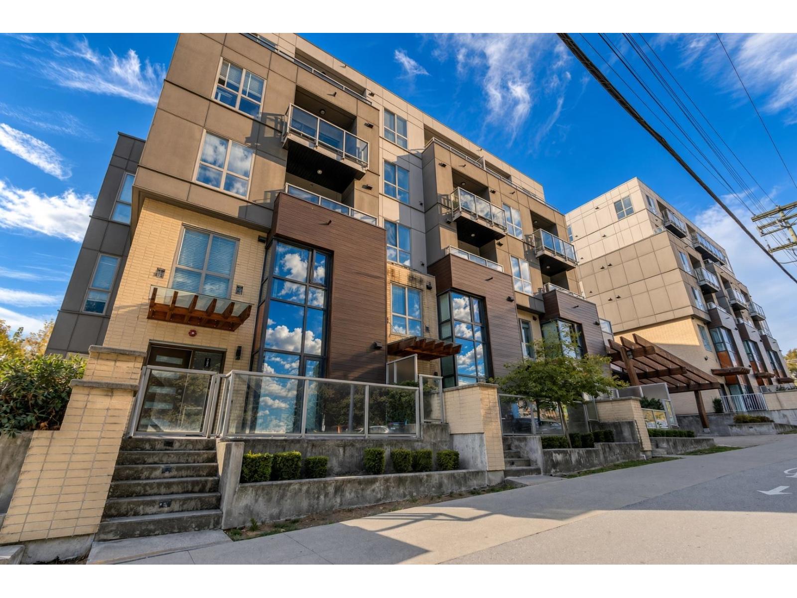 こたちゅ For sale: B107 9689 140TH STREET, Surrey, British Columbia V3T0P3