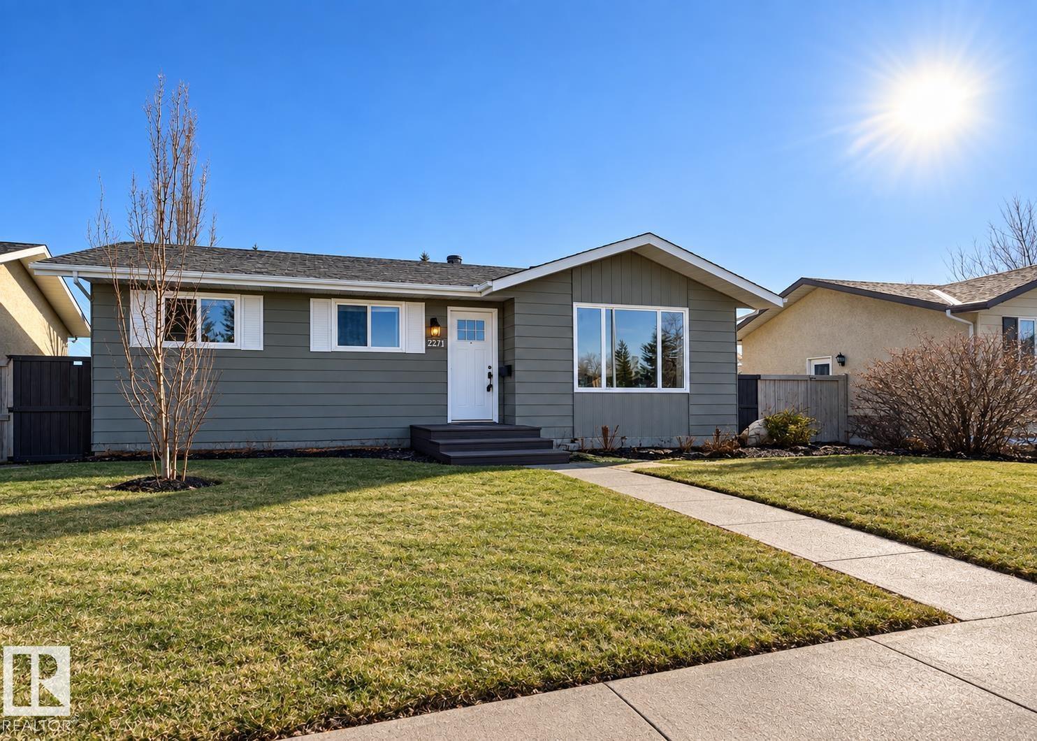 #UPPER 2111 146 AV NW NW