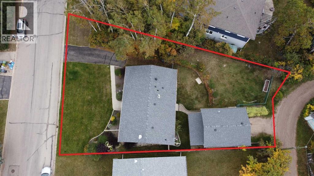 For sale: 5007 42 Street, Ponoka, Alberta T4J1C4 - A2348378