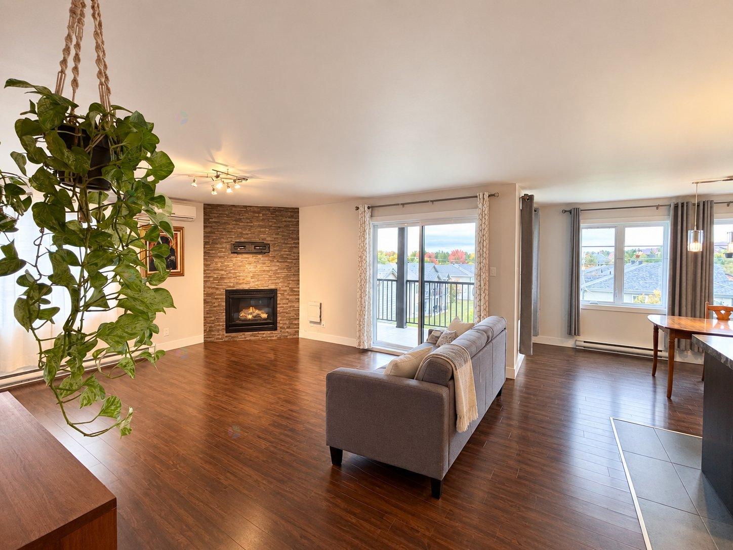 For sale: 258 Av. Pie-X, #2, Victoriaville, Quebec G6R0Z3