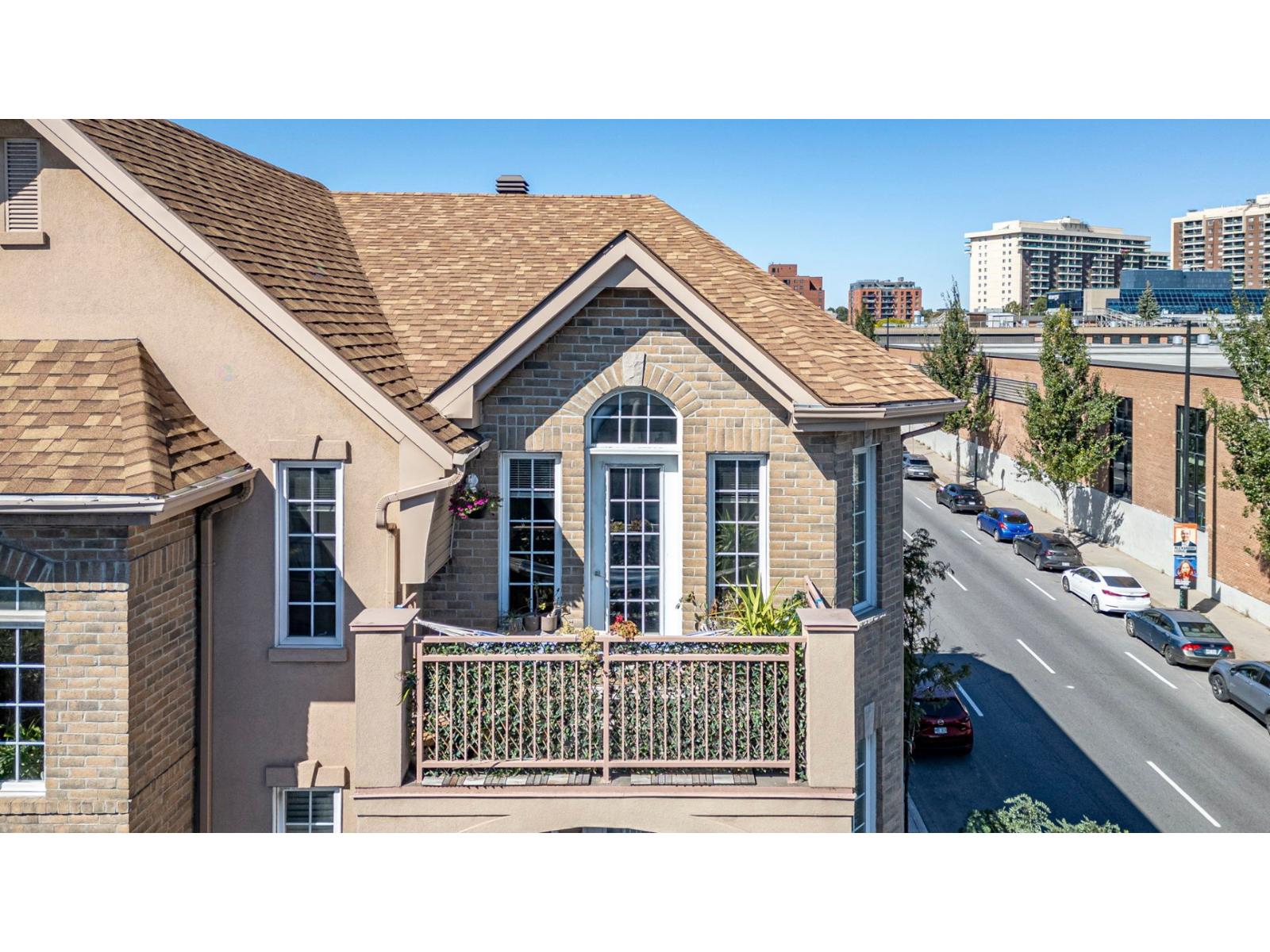 For sale: 2549 Boul. De Maisonneuve E., Montréal (Ville-Marie), Quebec ...