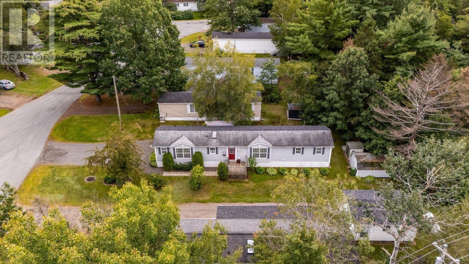 Landlordz – Anno Domini For sale: 33 Commodore Court, New Minas, Nova Scotia B4N5N5