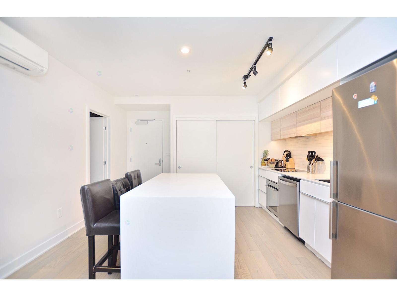350 Rue Eleanor, #412 — photo 1