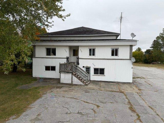 746-754 Rue St-Jean — photo 1