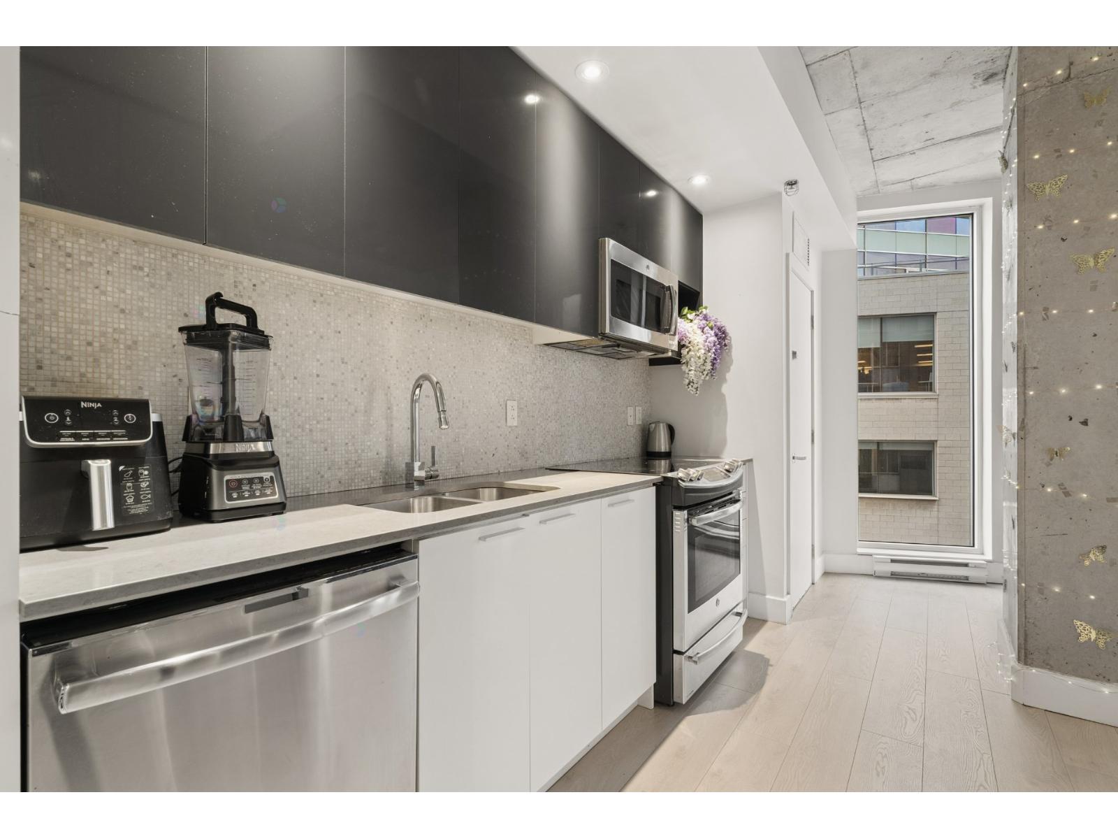 888 Rue Wellington, #404 — photo 3