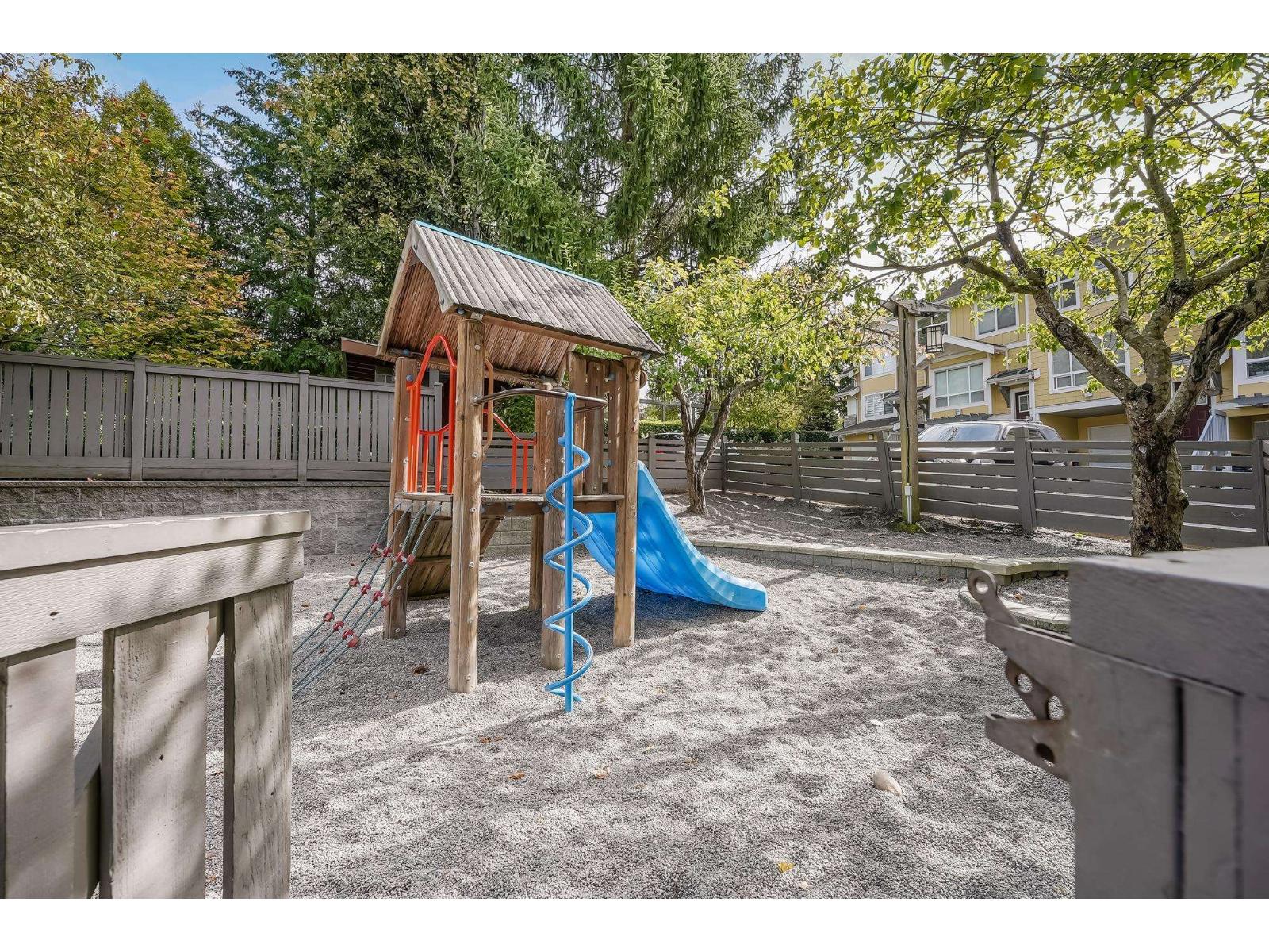 For rent: 15168 36 AVENUE, Surrey, British Columbia V3S0Z6
