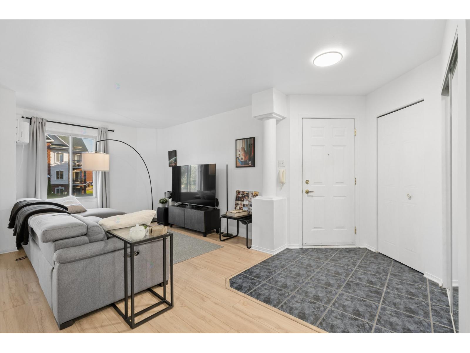 2110 Av. Albert-Murphy, #202 — photo 2