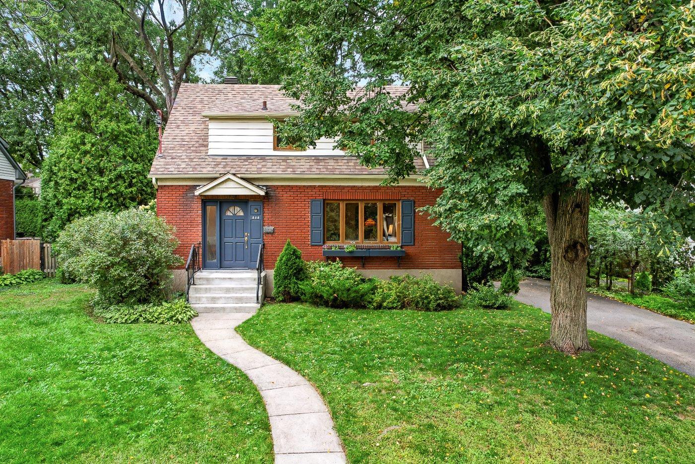 444 Av. Curzon — photo 1