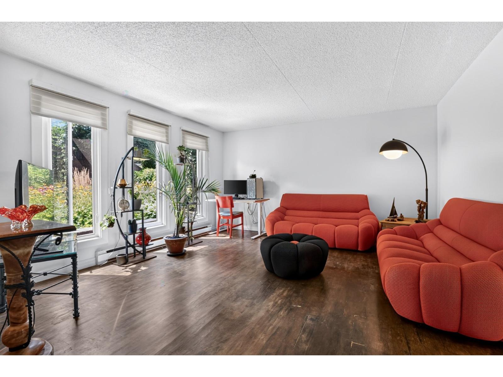 7079 Av. Giraud — photo 1
