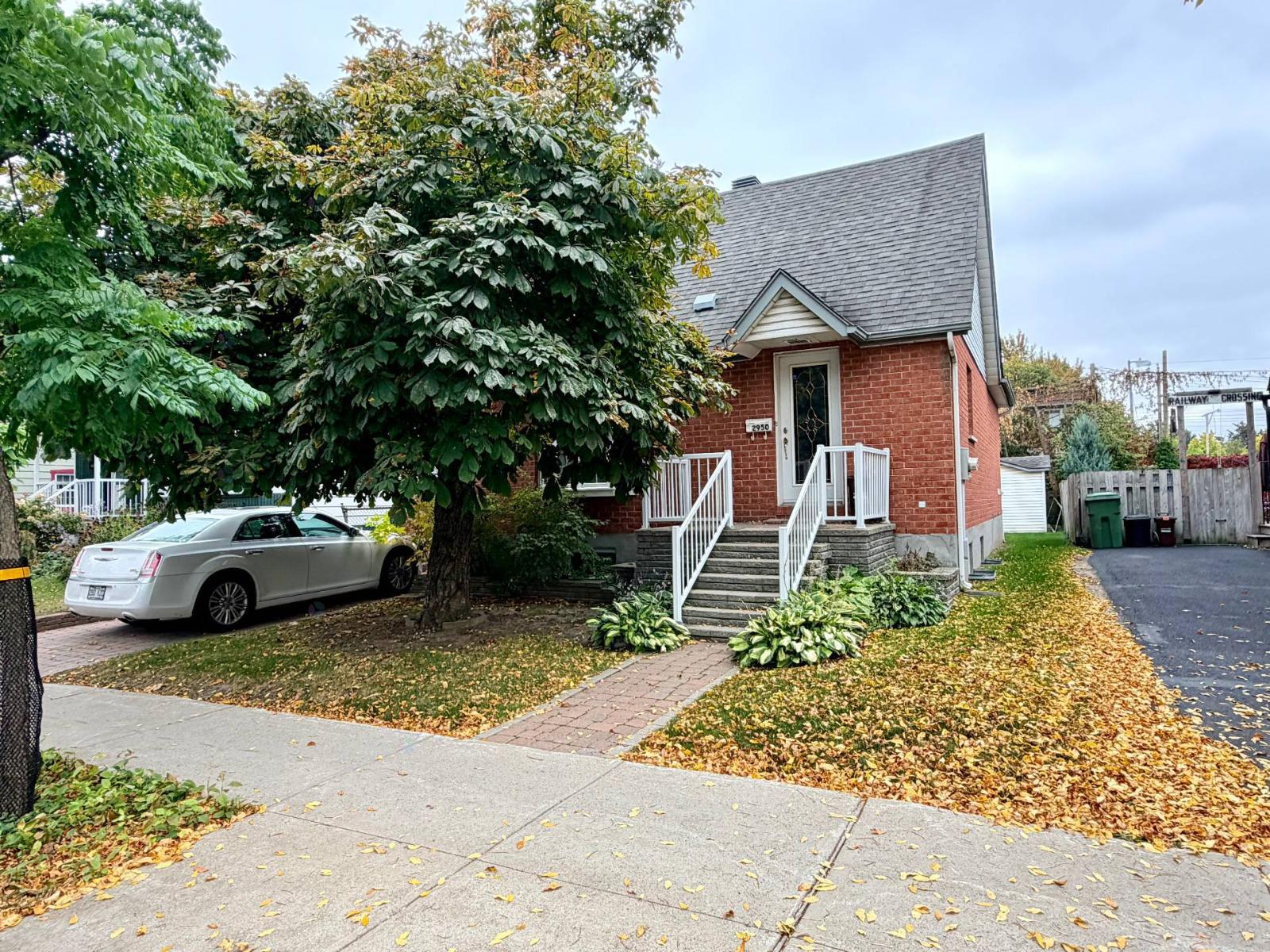 2950 Av. Haig — photo 1