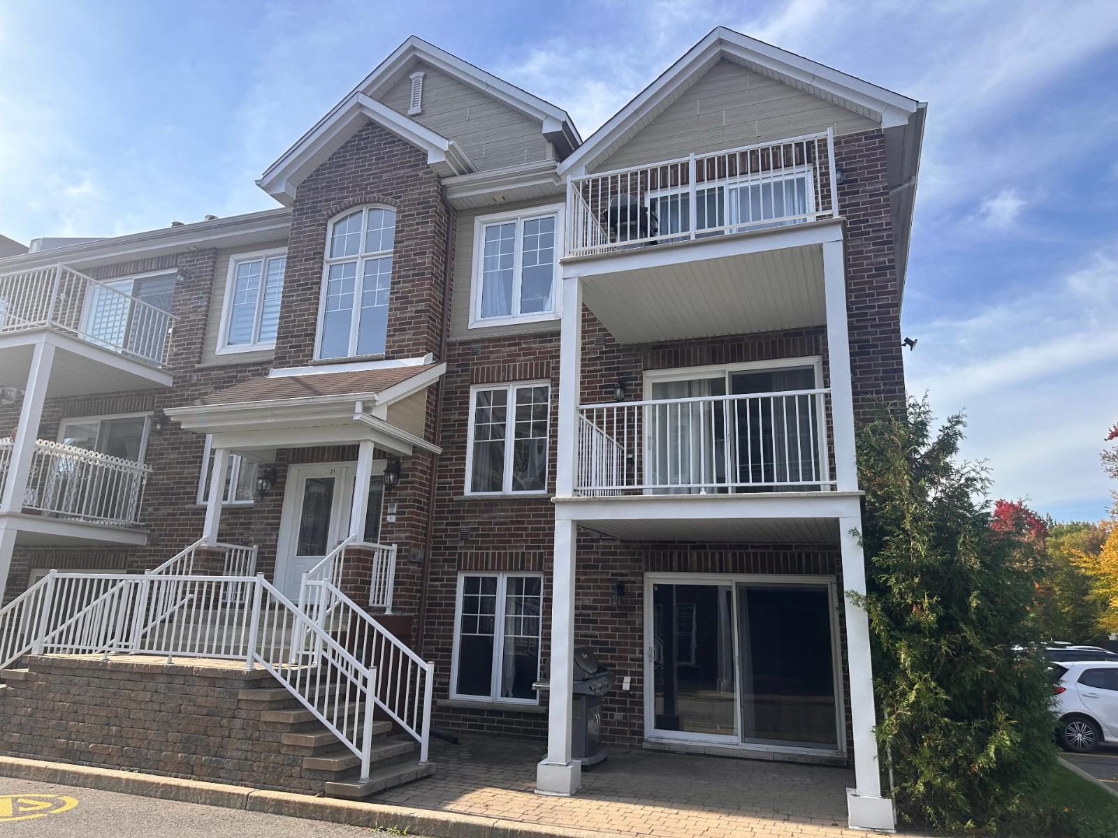 21 Boul. Ste-Anne, #8 — photo 1