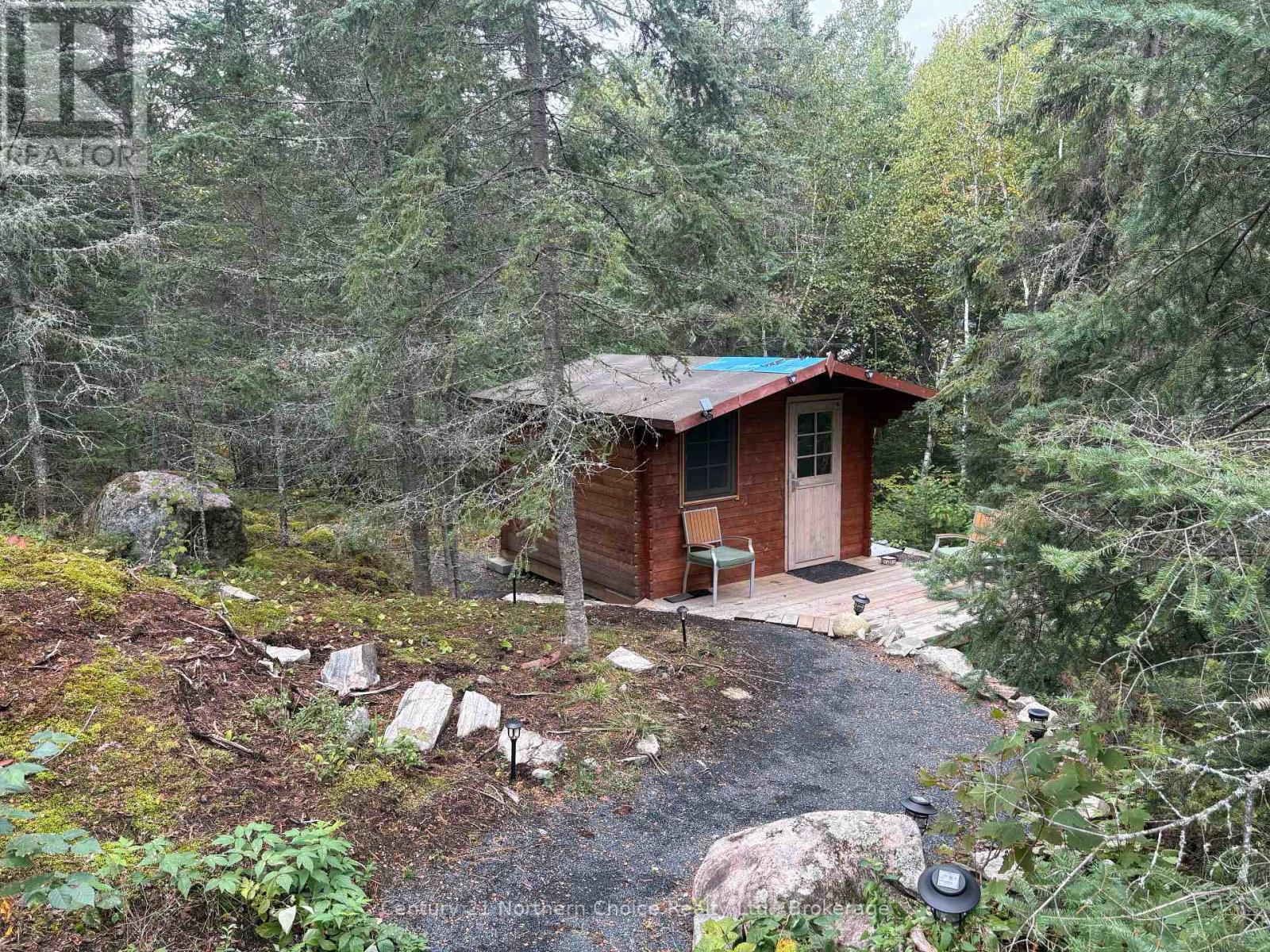 21 ACHESON WAY W