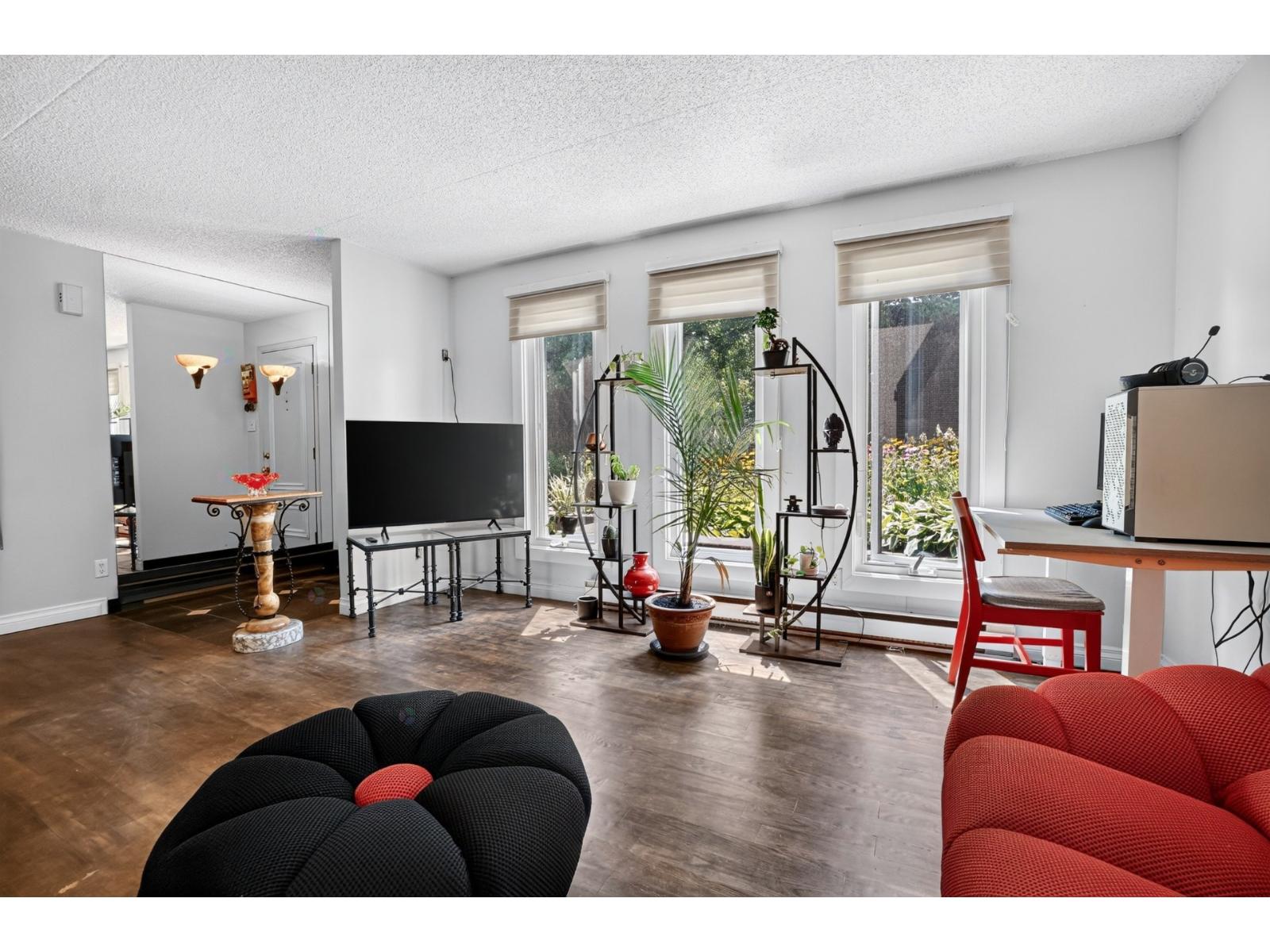 7079Z Av. Giraud — photo 3