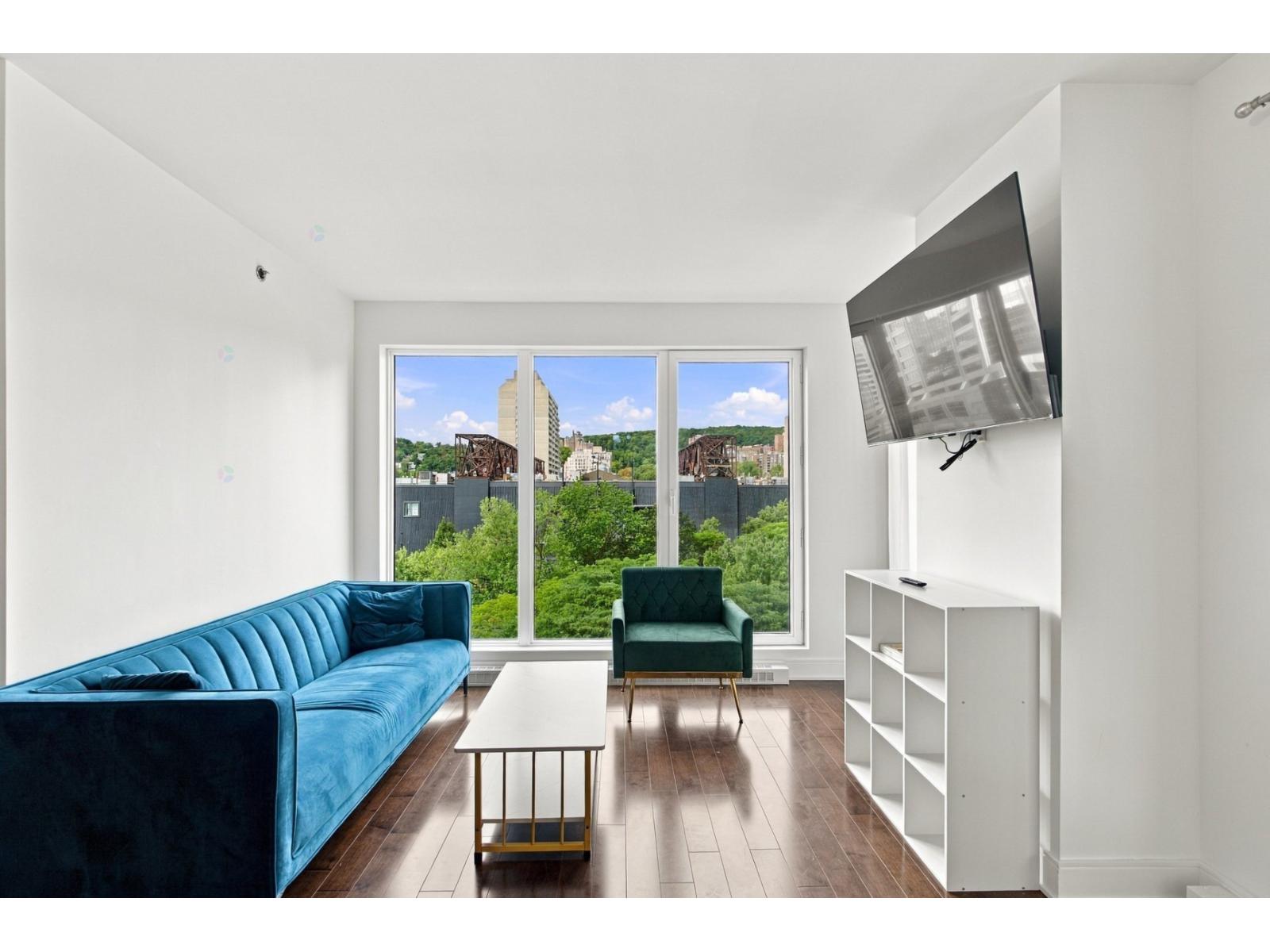 2320 Rue Tupper, #702 — photo 3
