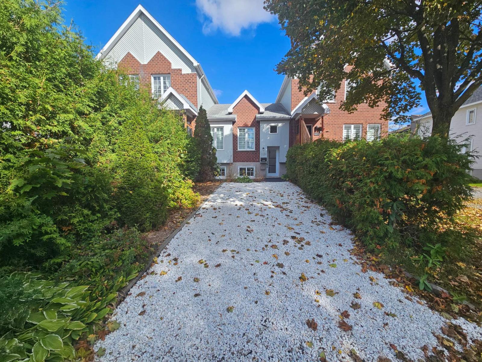 2146 Rue Cézanne — photo 1