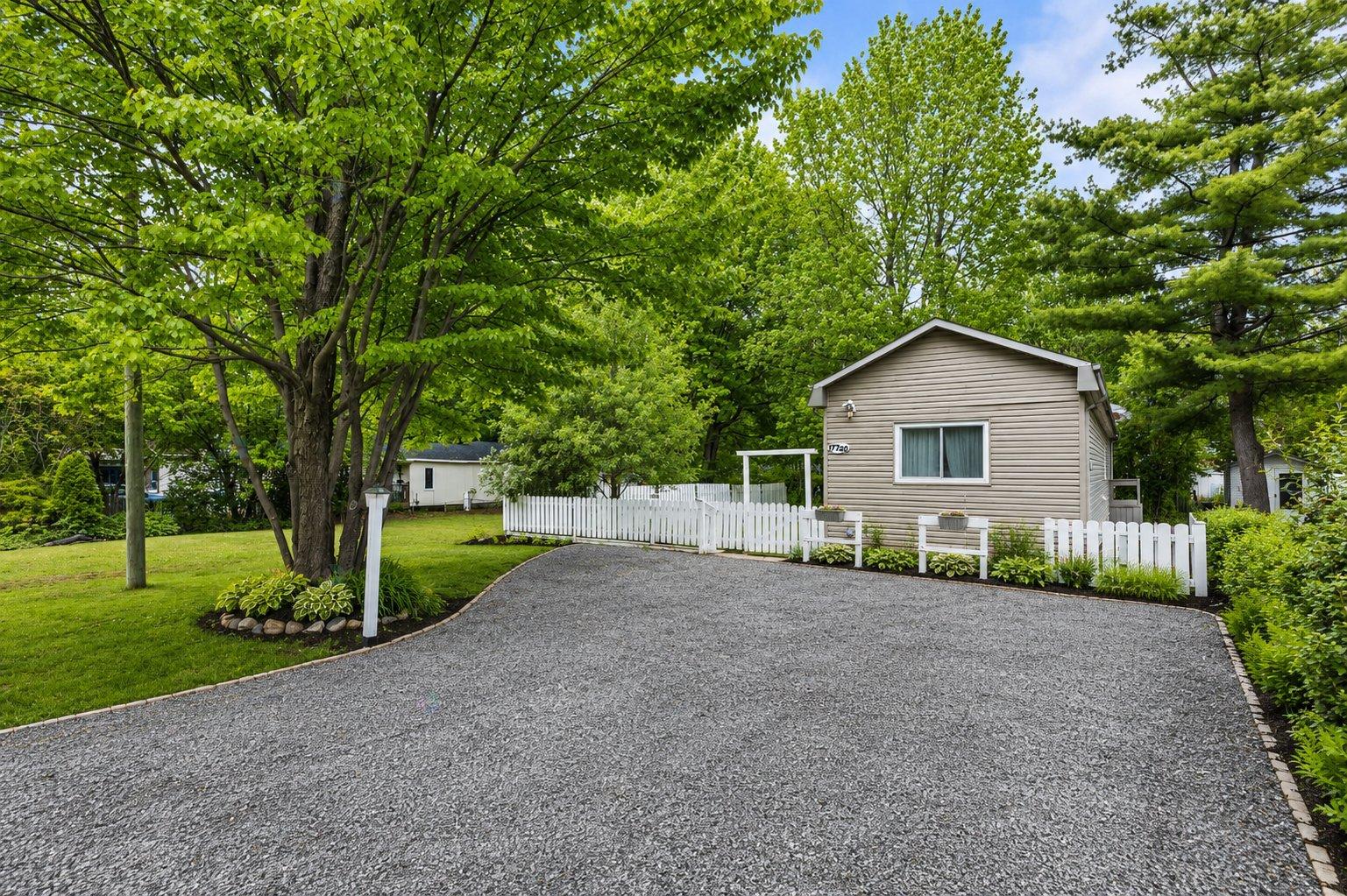 For sale: 177-20 Route 201, Rigaud, Quebec J0P1P0 - 16597385