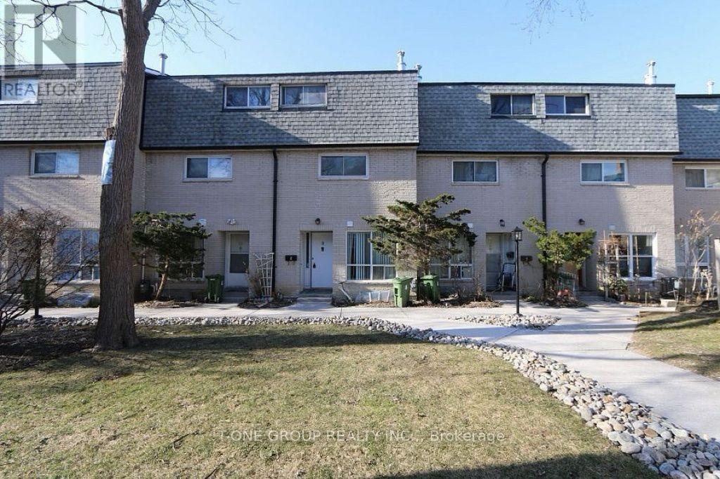 Hiding Gate For sale: 9 - 8 LISZT GATE, Toronto (Hillcrest Village), Ontario M2H1G7 ...