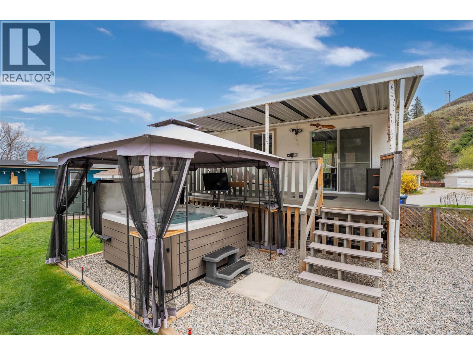 For sale: 12408 CAMPBELL Crescent, Summerland, British Columbia