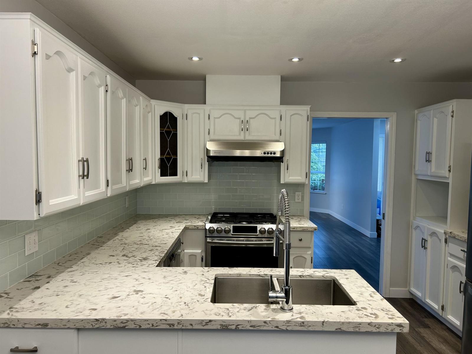 ＴＨＥGREAT E ST  COMPO  SER S For sale: 9419 159 STREET, Surrey, British Columbia V4N3B9